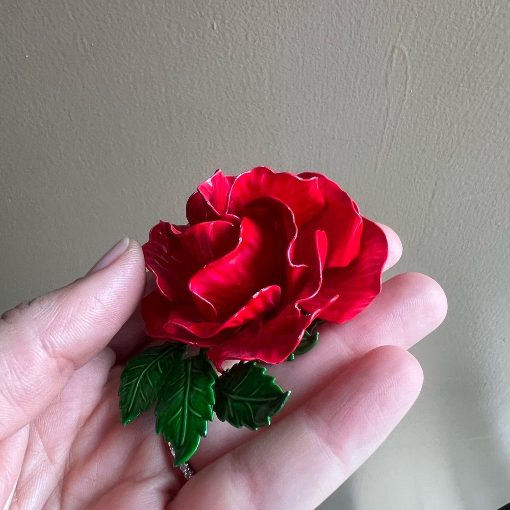 Red Rose Brooch with Green Leaves - Picture 6 of 9